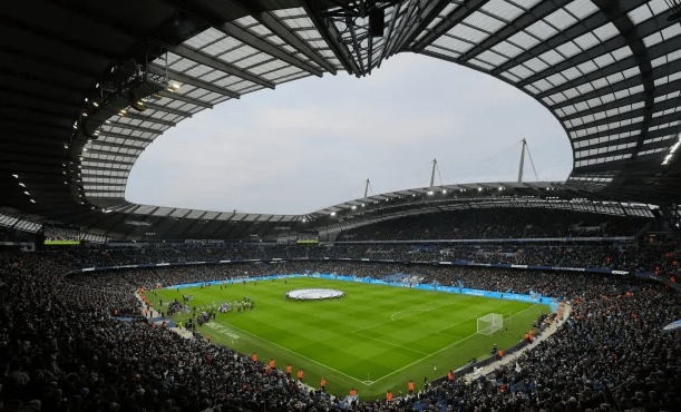 里夫斯回应替补安排：以团队为先（里夫斯谈替补角色：团队利益优先）