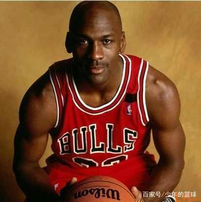 新卡牌大师？皇马本场主裁金特罗本赛季9场西甲出示8红42黄（皇马本场主裁金特罗本季执法西甲9场已掏8红42黄，判罚尺度成焦点）