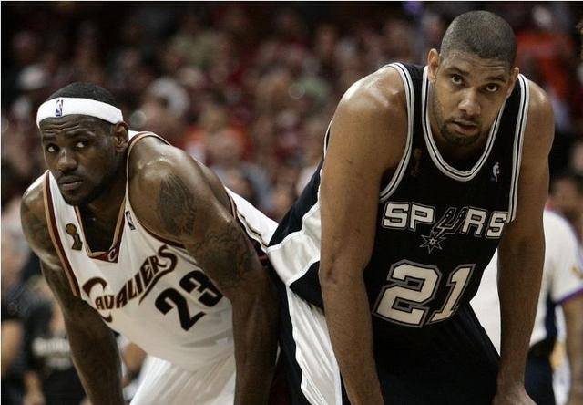 TA：莫斯克拉的贡献远不止是“临时救火”，他完全封锁了凯恩（TA：莫斯克拉的作用远超救急，他把凯恩彻底锁死）