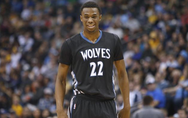 四次神扑助毕包0-0战平巴黎，乌奈-西蒙当选全场最佳球员（四度神扑护航毕包0-0巴黎，乌奈-西蒙荣膺全场最佳）