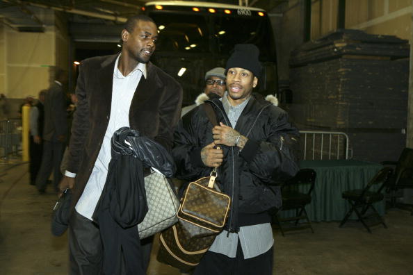 中甲战报：阿卜杜瓦哈普戴帽，陕西联合5-1送广西平果降级（中甲快讯：阿卜杜瓦哈普帽子戏法，陕西联合5-1大胜送广西平果降级）