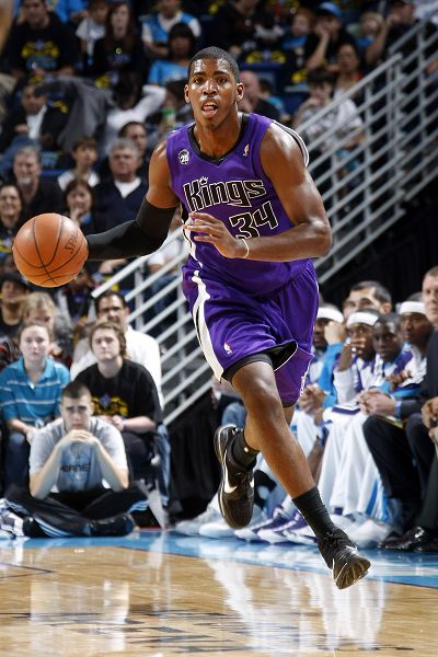 太阳战雷霆伤病报告：布克出战成疑，哈尔滕施泰因等因伤缺席（太阳VS雷霆伤情更新：布克出战存疑，哈尔滕施泰因等人因伤缺阵）