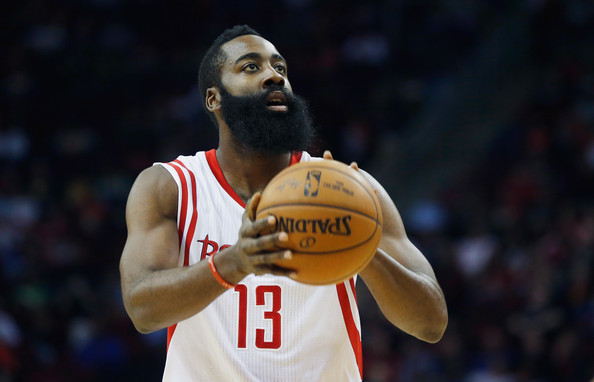 梅婷一家四口前往伯纳乌观战皇马vs尤文，女儿表示看完有点困（梅婷携一家四口现身伯纳乌观战皇马对尤文，女儿直言赛后有些犯困）