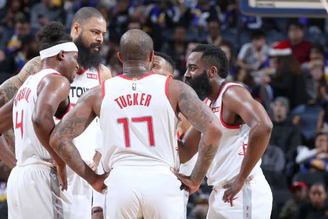 跟队：米兰双雄在为新球场找命名商，目标带来每年超2000万欧收入（队记：米兰双雄为新球场寻冠名合作，目标年收逾2000万欧元）