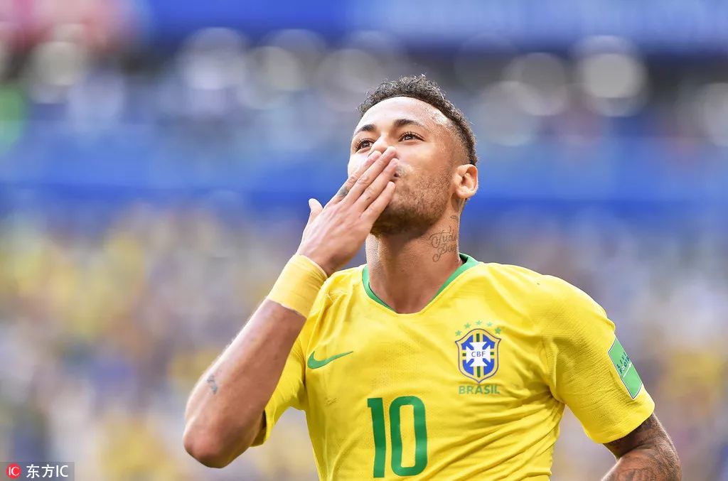 记者：黄潜有意德温特，但不愿意满足热那亚2500万欧的要价（记者：黄潜有意引进德温特，但对热那亚2500万欧标价难以接受）