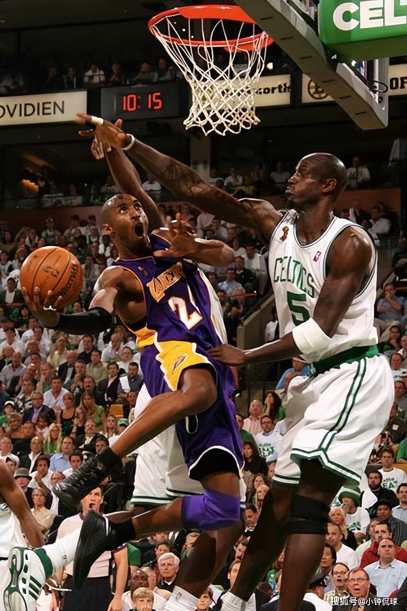 东体：国足海外拉练或选阿联酋，存在与一些球队约球的可能（东体：国足海外备战或赴阿联酋，可能与部分球队约战）