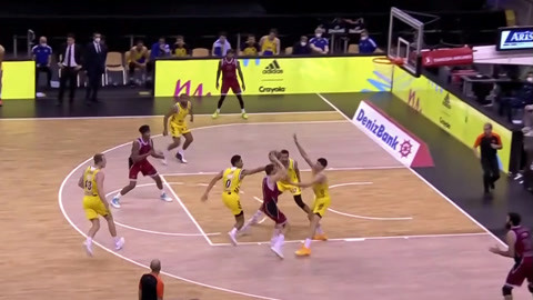 0-2！3-2！费内巴切女排夺冠瓦尔加斯MVP博斯科维奇24分难救主（从0-2到3-2，费内巴切女排逆转封冠：瓦尔加斯当选MVP，博斯科维奇砍24分无力回天）